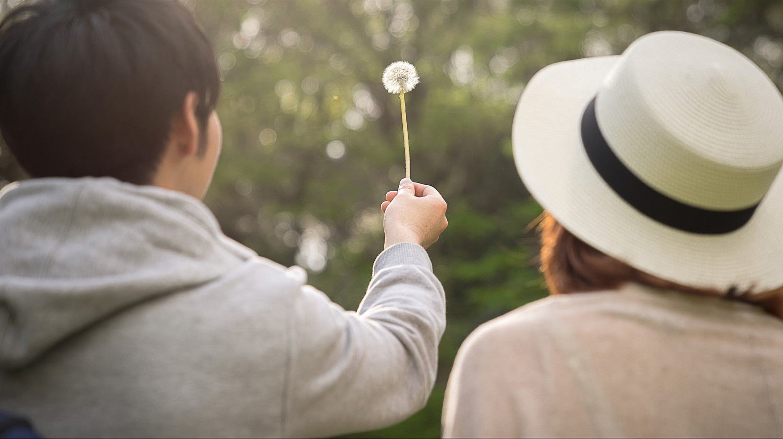 お金がないのに女性からモテる男性の特徴。お金があるのにモテない男性との違いとは？