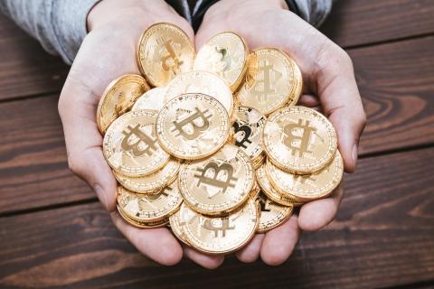 労働者階級の情報源が限定されているので豊かになれない