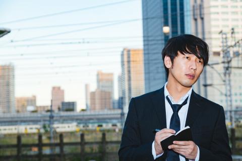 他人からコントロールされていないと不安定になる労働者階級の特徴